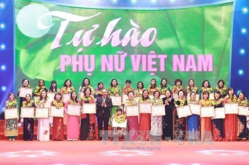 Cần làm gì để phát huy hơn nữa vai trò của đội ngũ nữ trí thức? (08/3/2017)